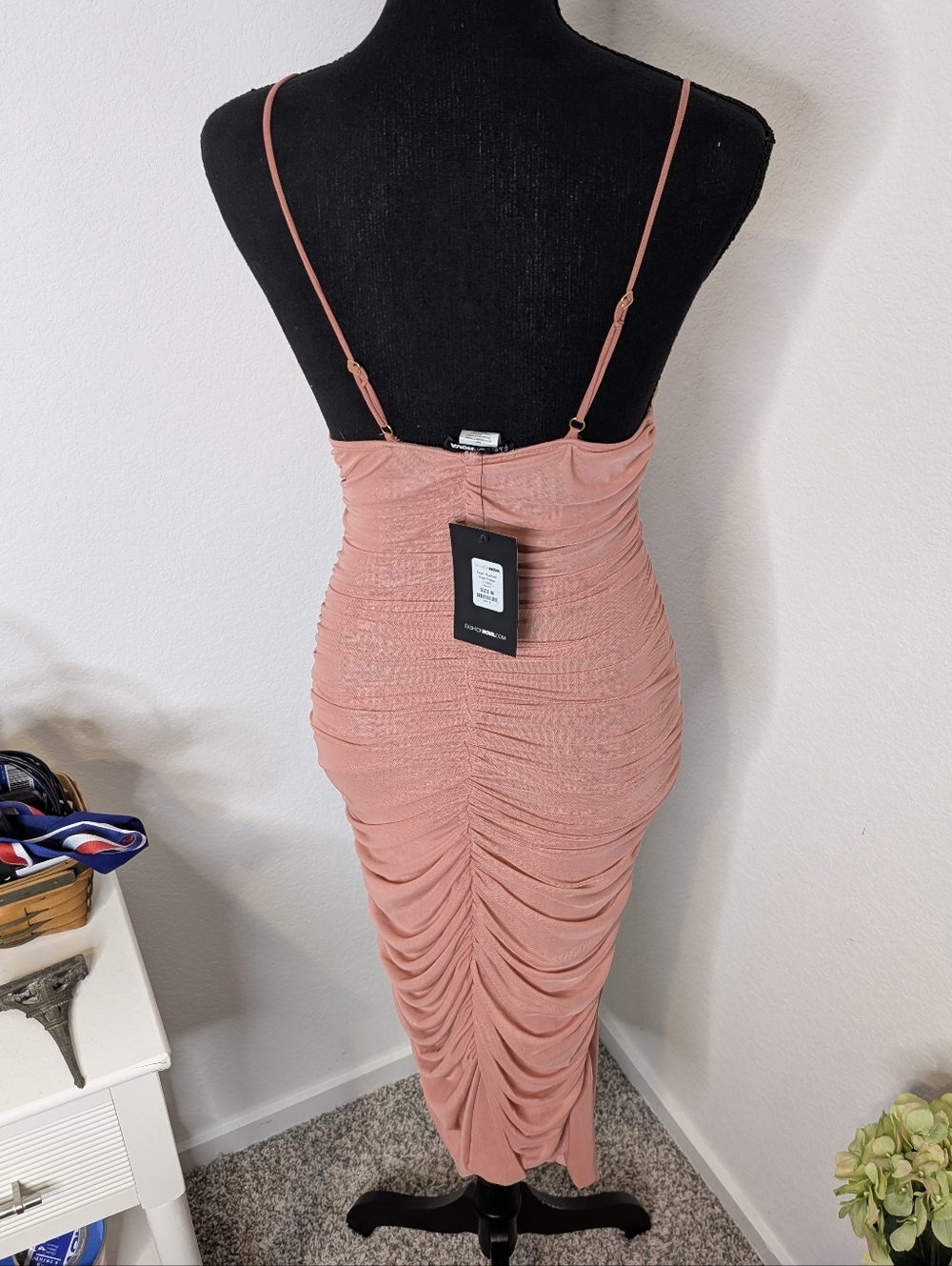 💘 Fashion Nova Faye Ruched Maxi Dress - Picture 4 of 5
